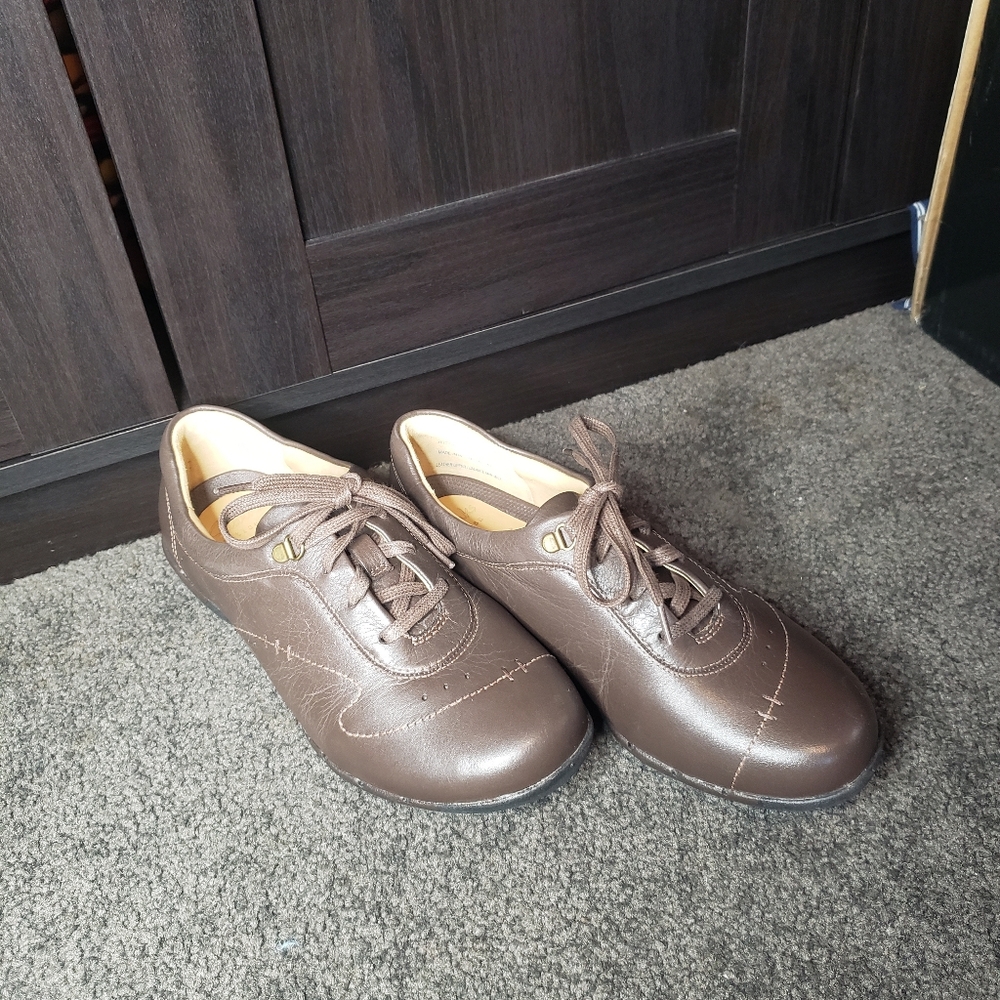 Clarks Unstructured Women’s 6M Brown Leather Lace Up Oxford Sneakers New